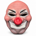 Masque de clown rose chauve avec grand nez rouge et large sourire blanc sur fond blanc