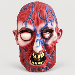 Masque zombie Halloween rouge avec muscles apparents, veines bleues, yeux blancs et dents jaunes sur fond blanc.