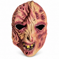 Masque Freddy beige et rose au visage déformé avec long nez et dents jaunes sur fond blanc